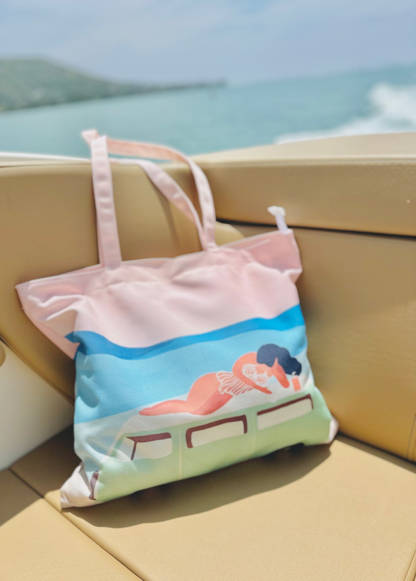 "Pages and Waves" Tote – Inspired by Hawaii 🌊