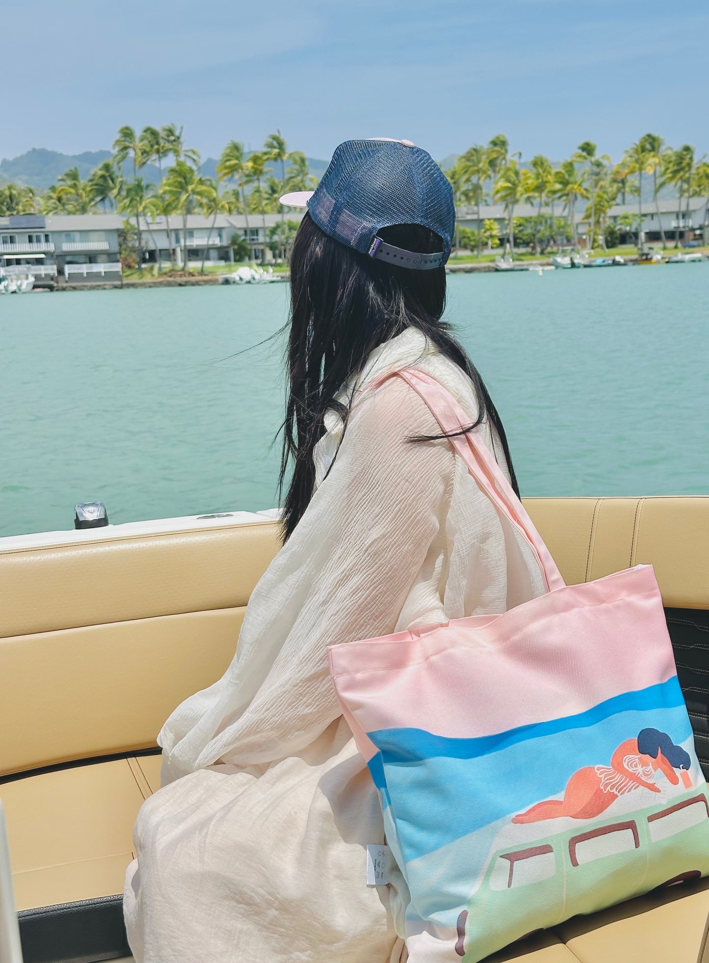 "Pages and Waves" Tote – Inspired by Hawaii 🌊